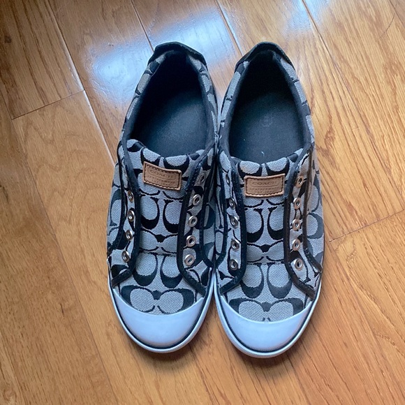 Coach woman’s Size 10 - Picture 1 of 7